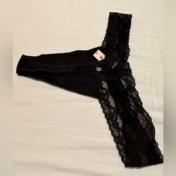Victoria’s Secret Thong Size Medium 💥2/$15 or 3/$20💥 - Picture 2 of 3